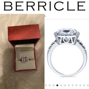 New!! Berricle Cushion cut Simulated Ring 💕